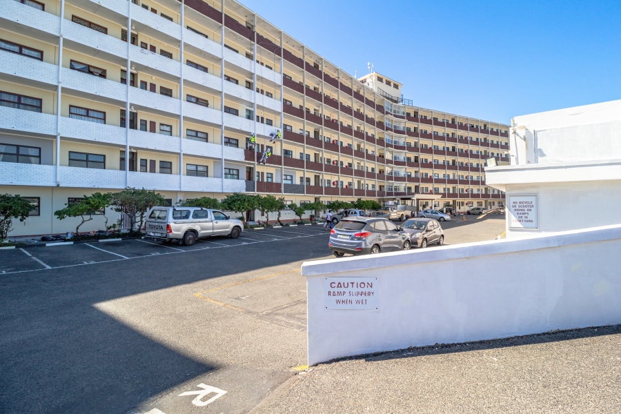 2 Bedroom Property for Sale in Claremont Western Cape